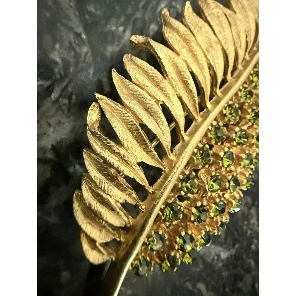 Vintage Gold Tone Leaf Brooch With Emerald Green Rhinestones